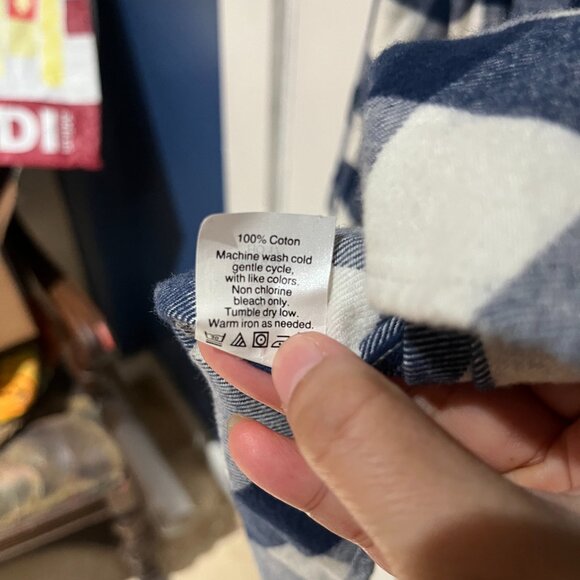 BRAND NEW WITH TAGS J. Crew Flannel Button Down Shirt Men’s Large Navy Plaid - Picture 4 of 4